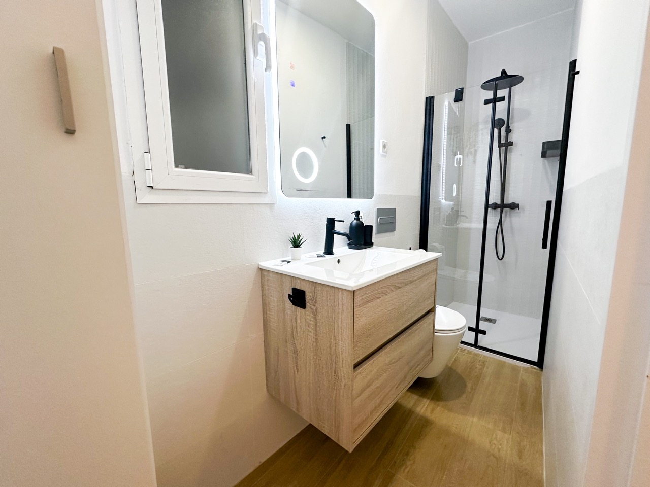 20231013_140343560_iOS Large