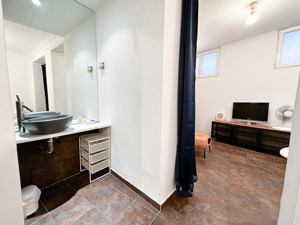 20230915_083221541_iOS-min