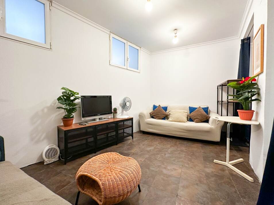 20230915_083648393_iOS-min